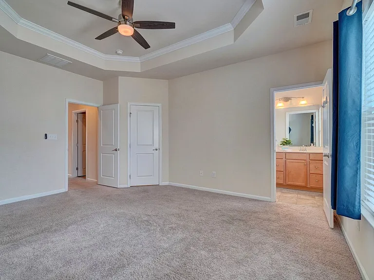 890 Olmstead St — Photo 27