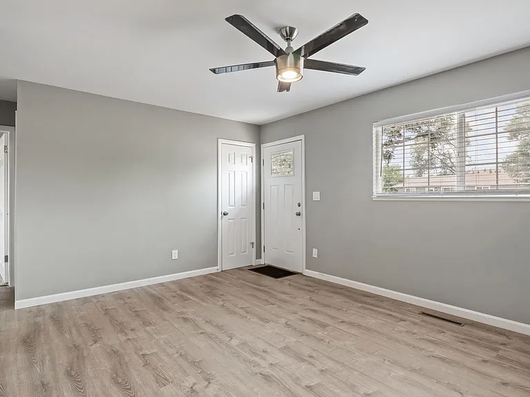 1409 Willshire Dr — Photo 5