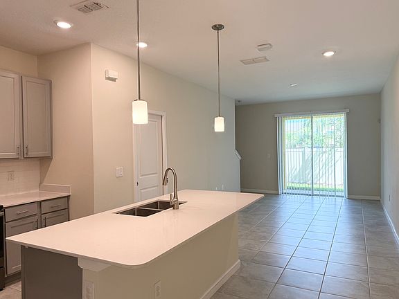 4th image of 9125 Tecumseh Dr