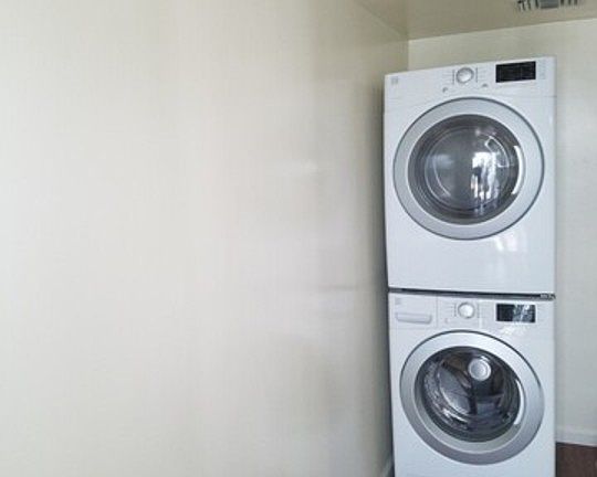 4th image of 1707 Wellesley Ave