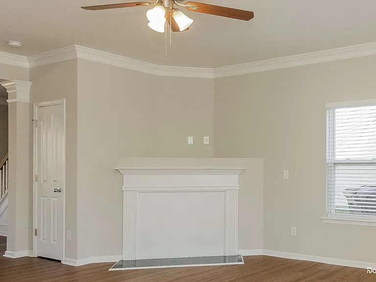 704 Perth Dr — Photo 7