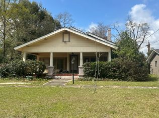 212 S Academy St, Geneva, AL 36340