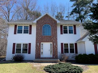 2114 Kingfisher Ln, Green Bay, WI 54313