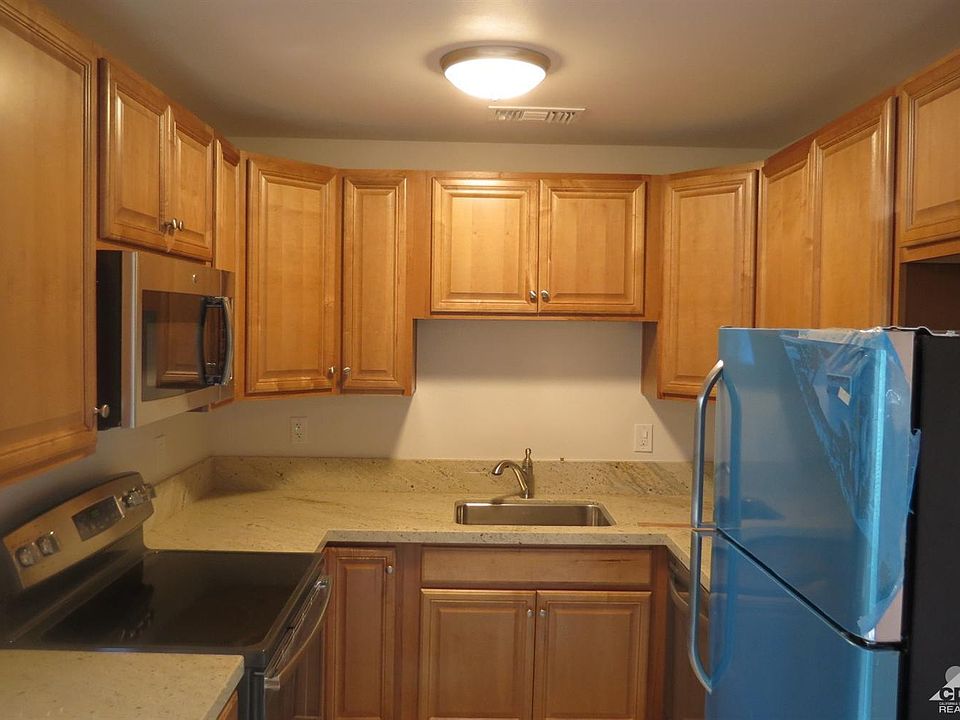 1st image of 478 W Bradshaw Ln #1
