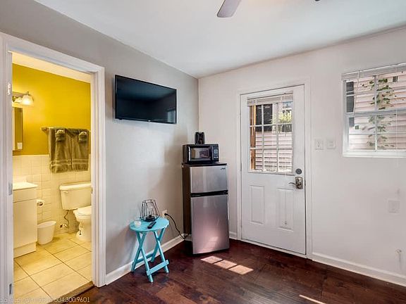 2nd image of 2544 Dumaine St #2