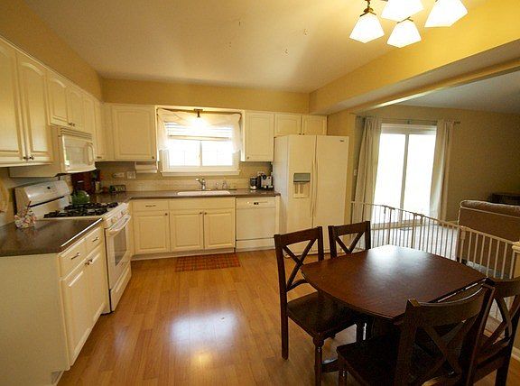 5th image of 1724 Harrison Ave