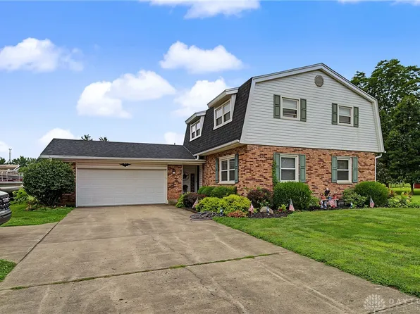5295 David Dr, Tipp City, OH 45371