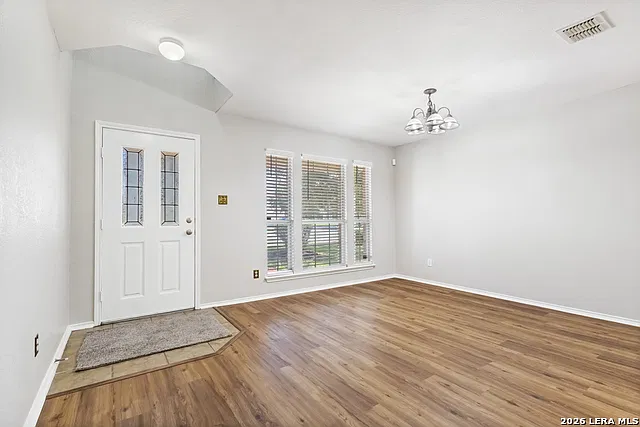 3 bed, 2.5 bath, 2087 sqft, $1,875 — Photo 4