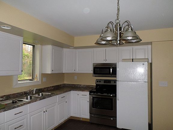 updated kitchen with ceramic tile