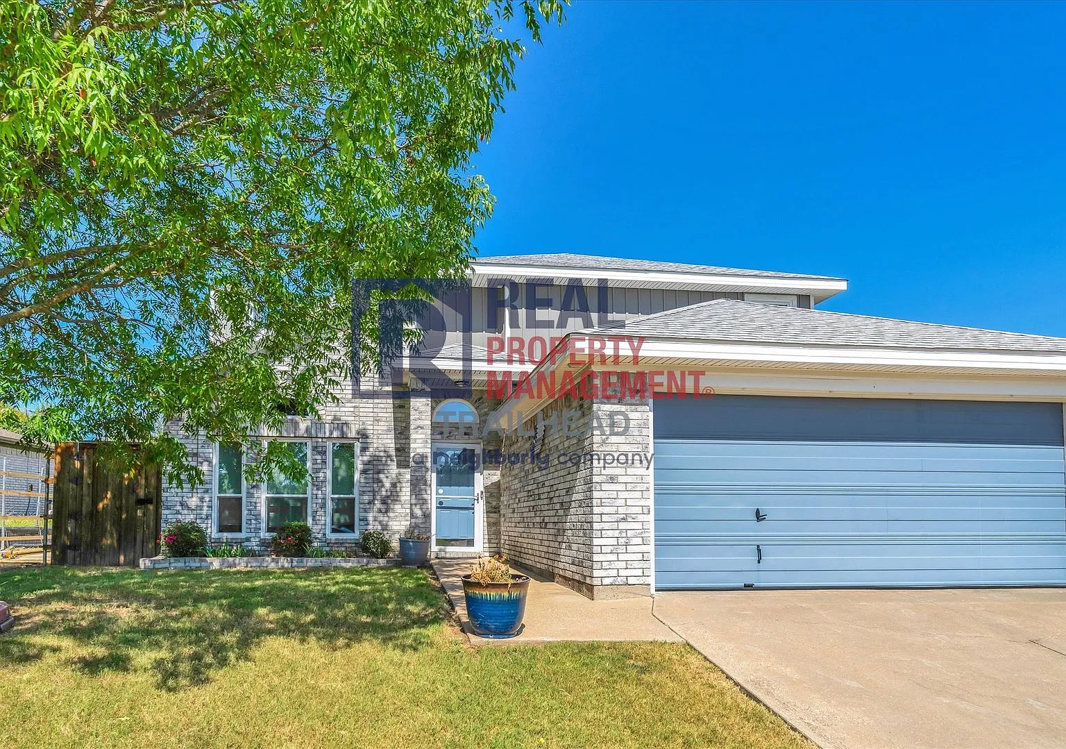 Updated 4-Bedroom Home in Chapel Creek Ranch — Photo 2