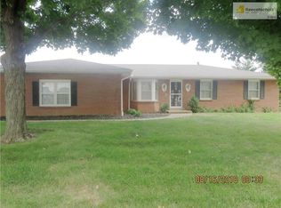 5713 N Adrian Ave, Kansas City, MO 64151