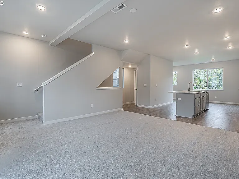 1436 N Steiwer Ln — Photo 17