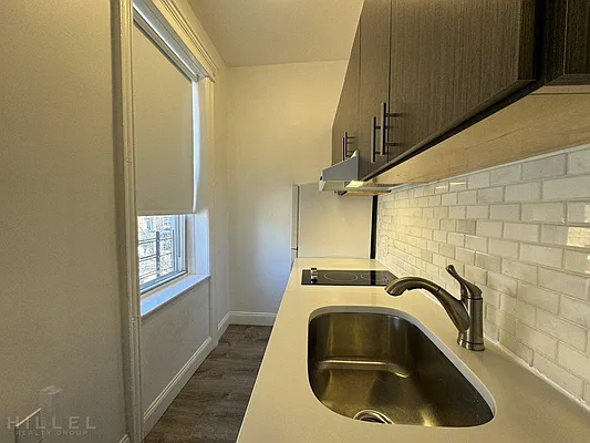 Rented by Hillel Realty Group | media 8