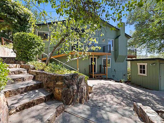 2nd image of 420 Barretta St