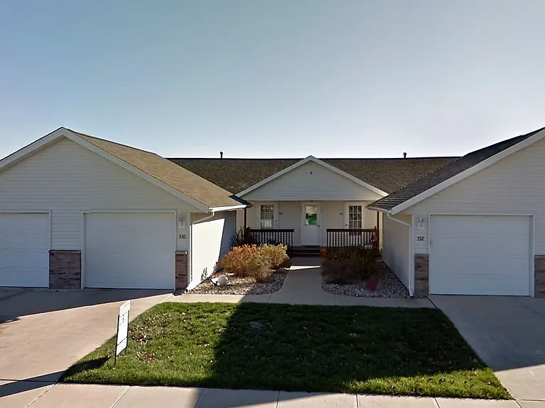 530 Iris Ave — Photo 1