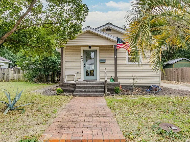 1905 W Intendencia St — Photo 1
