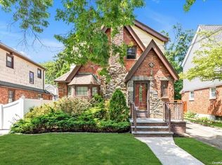 1600 Kenneth Ave, Baldwin, NY 11510