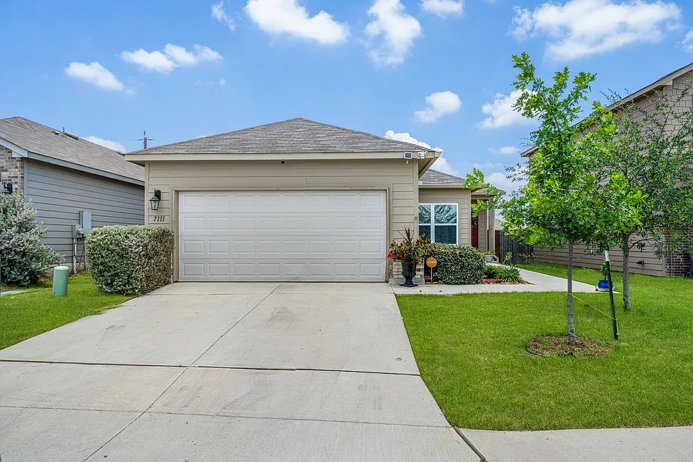 3 bed, 1654 sqft, $1,750 — Photo 1