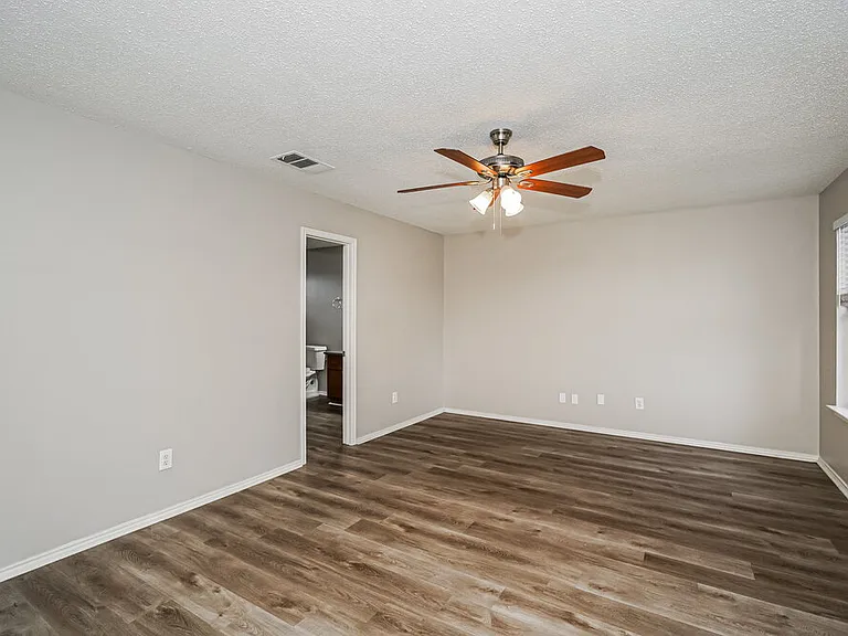2036 Silverado Dr — Photo 12