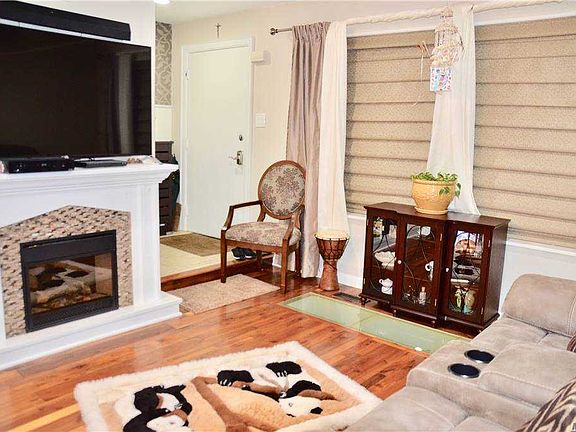 5th image of 200 Hilton Ave Unit 44