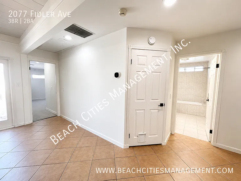2077 Fidler Ave — Photo 16