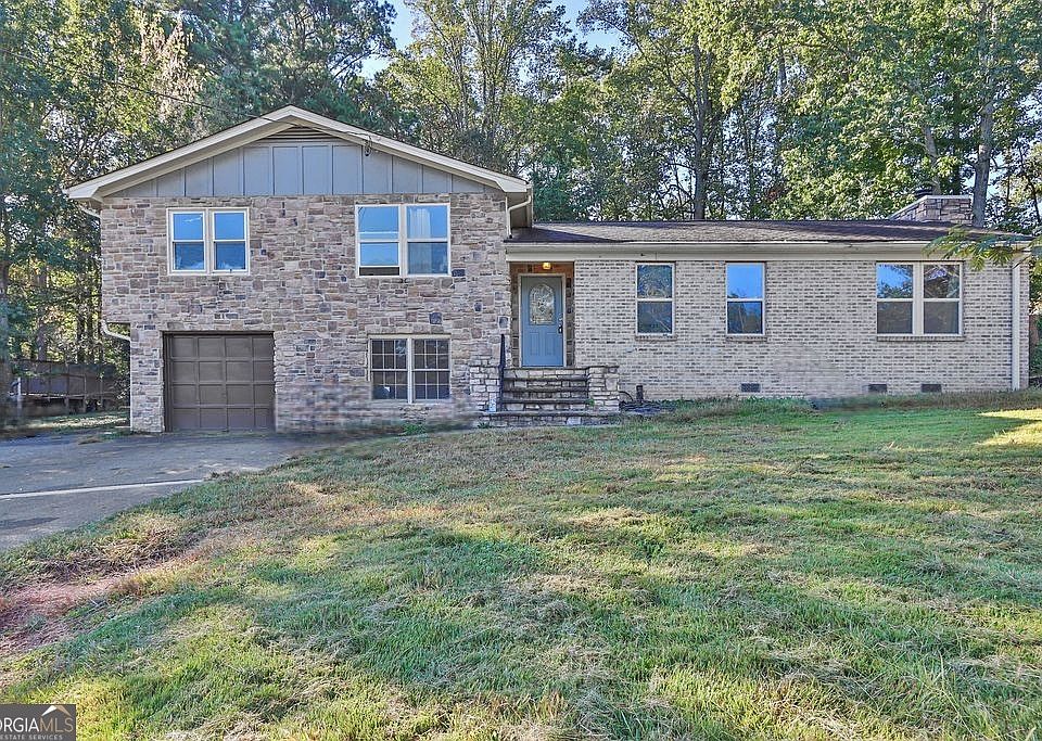 1st image of 1200 Oakwoods Dr