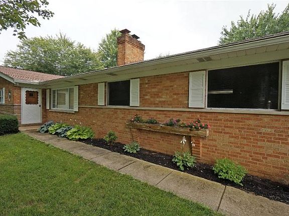 3rd image of 967 Lakeshore Dr
