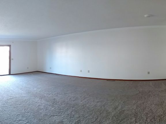 2nd image of 25 Meadowpond Dr