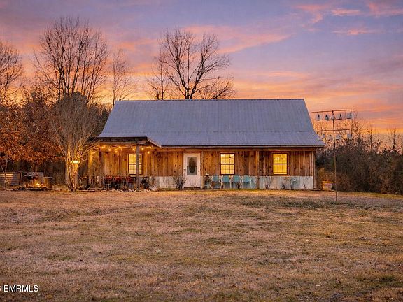 2nd image of 3212 Erin Lucern Rd