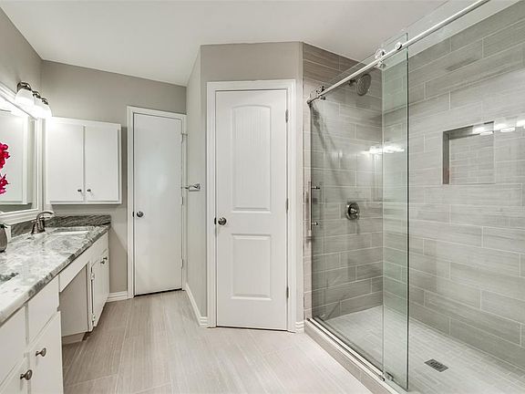 4th image of 1317 Downwood Dr