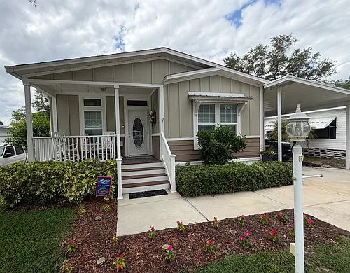 211 Hummingbird Ln Photo 1