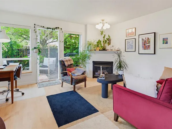 1019 N Park St #16, Victoria, BC V8T 5L4