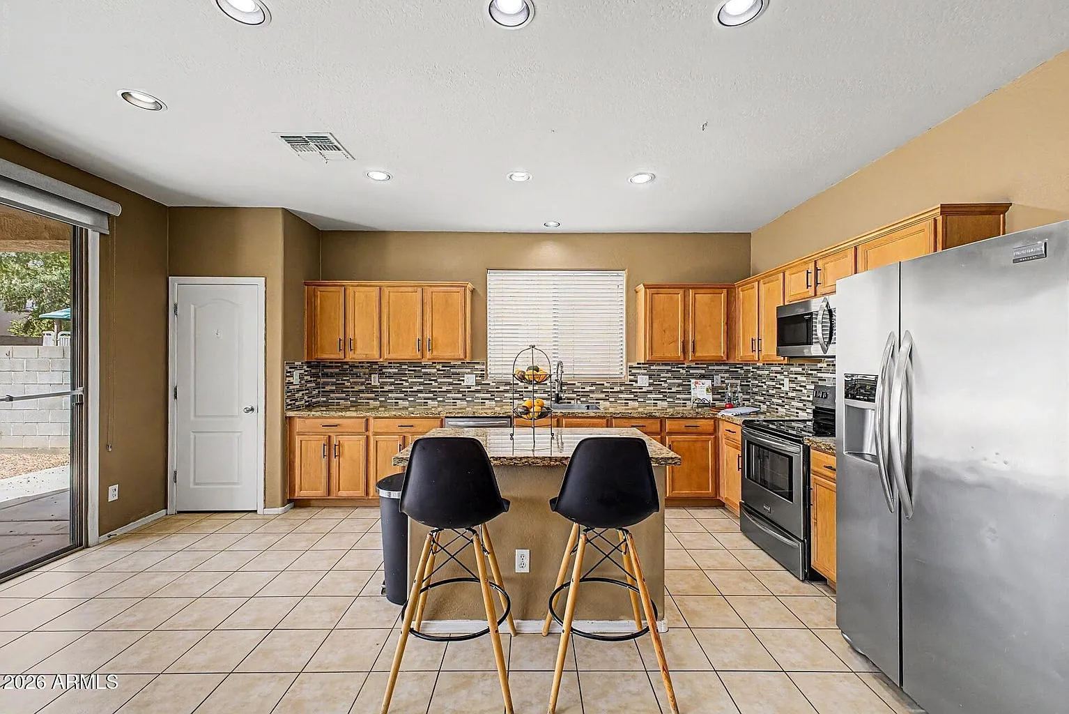 4 bed, 2724 sqft, $2,395 — Photo 4