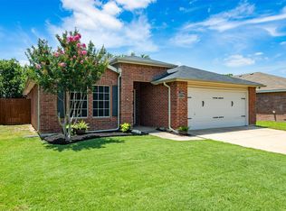 2104 Blanco Ln, Justin, TX 76247