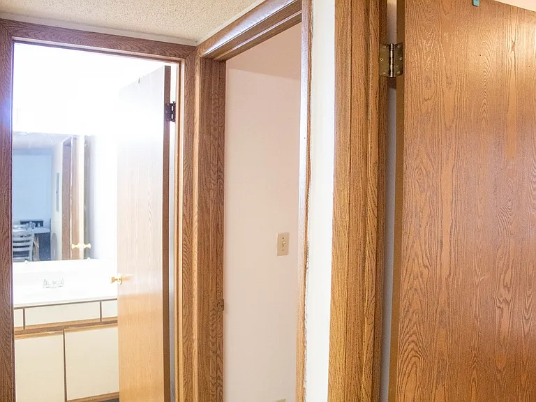 907 W Oregon St — Photo 14