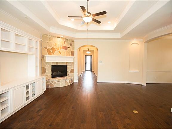 5th image of 109 Golden Bush Pl