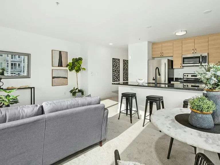 2504 Western Ave #622 — Photo 5