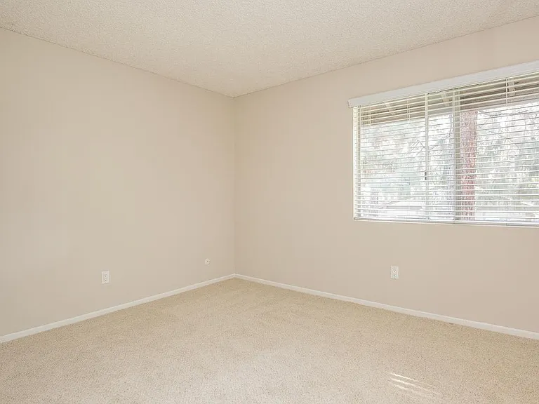 Wateridge Apartment Homes — Photo 42