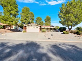 17222 Forest Hills Dr, Victorville, CA 92395