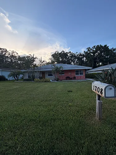 1708 E Crawford Cir Photo 1