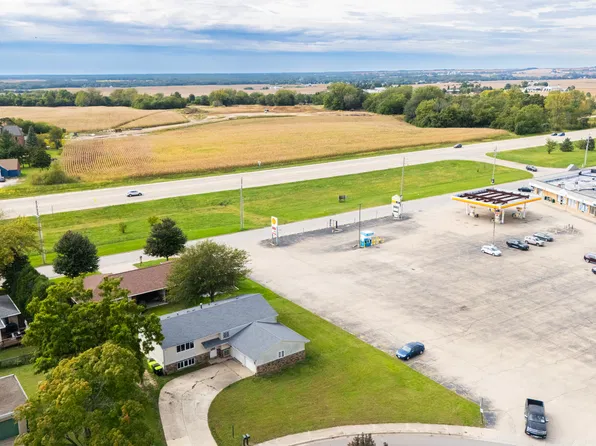 12119 N Woodcrest Dr #B, Dunlap, IL 61525
