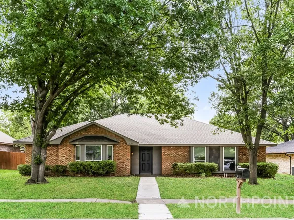 422 Ash Ln, Lancaster, TX 75146