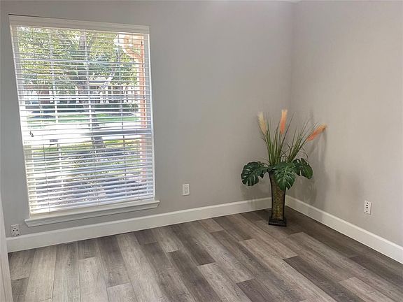 4th image of 1905 Grand Willow Ln
