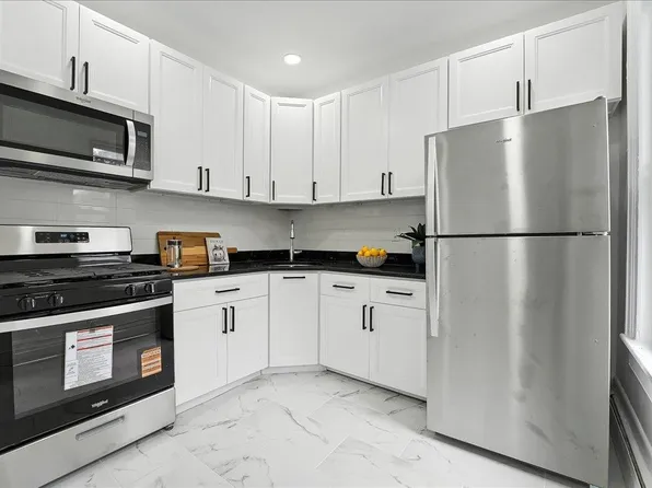 283 Griffith Street image 2 of 29