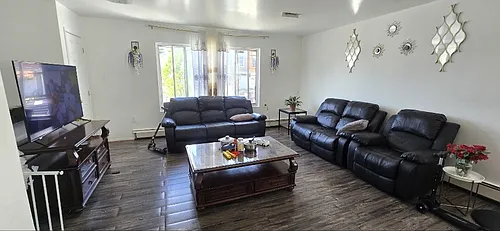 908 Belmont Ave #1B Photo 1