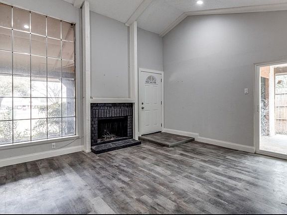 2nd image of 731 Sceptre Cir