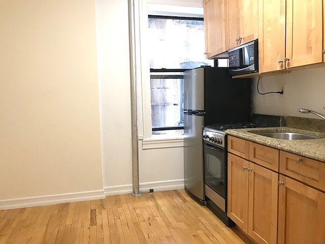 1st image of 236 E 13th St #111