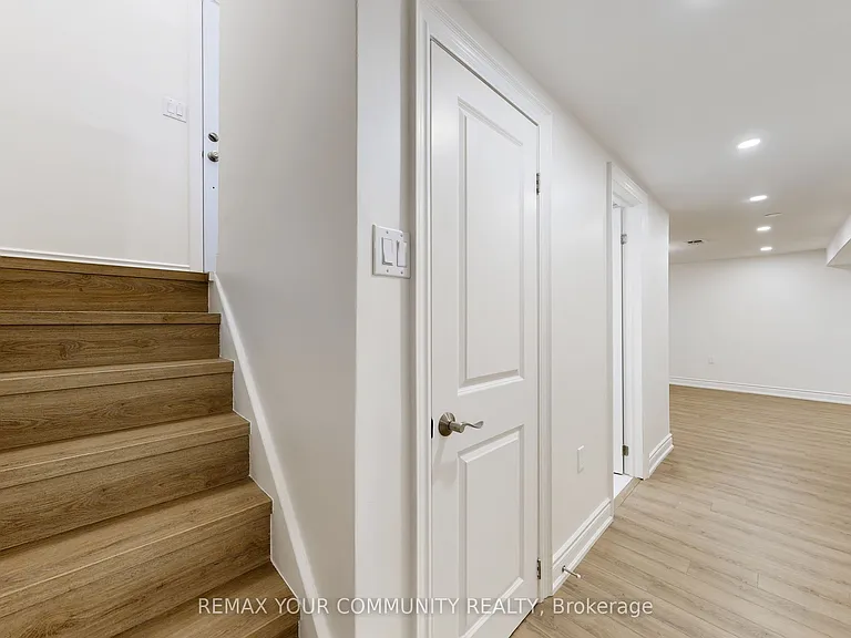 135 Searle Ave — Photo 25