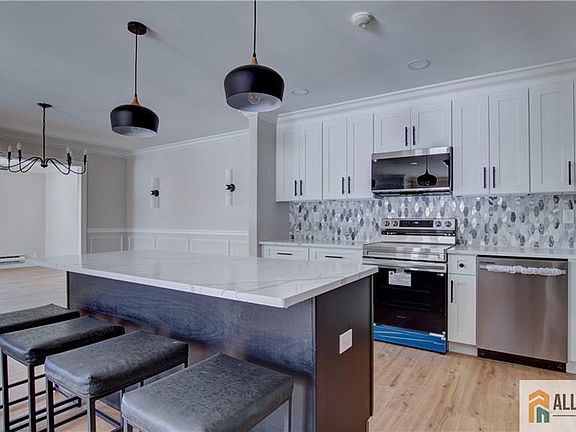 2nd image of 16 Alexander Hamilton Ct #B