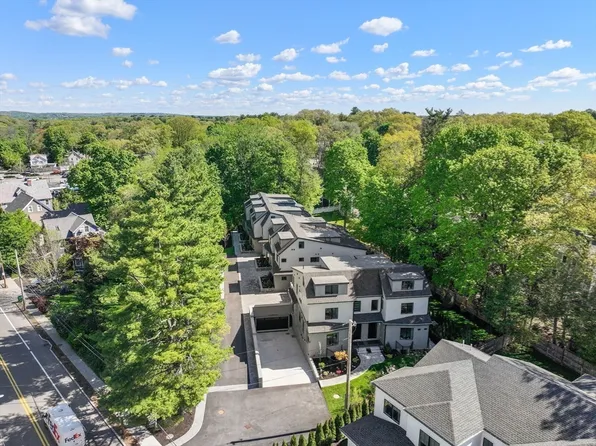 956 Walnut St #2, Newton Highlands, MA 02461